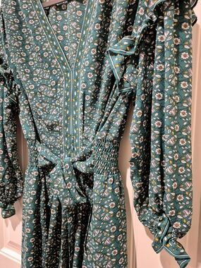 New Max Studio Green Floral V-Neck Dress